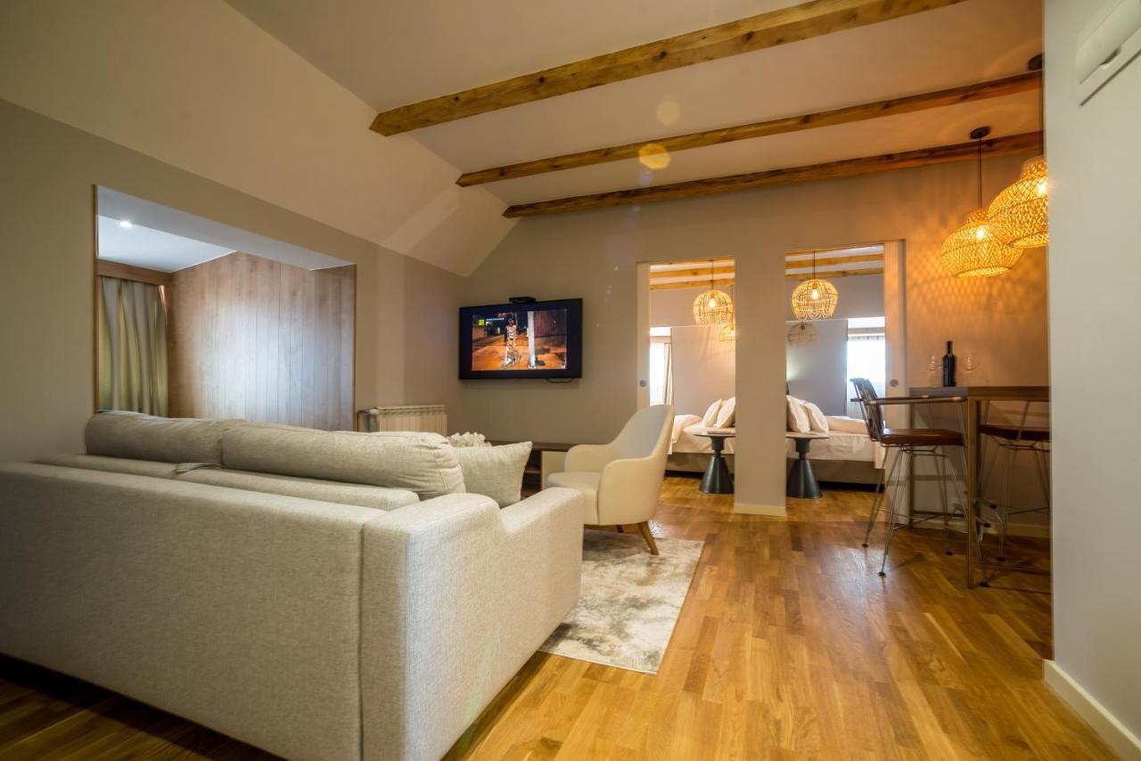 Ski Hotel מלון