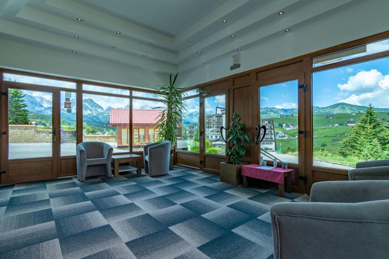 מלון Ski Hotel 4*